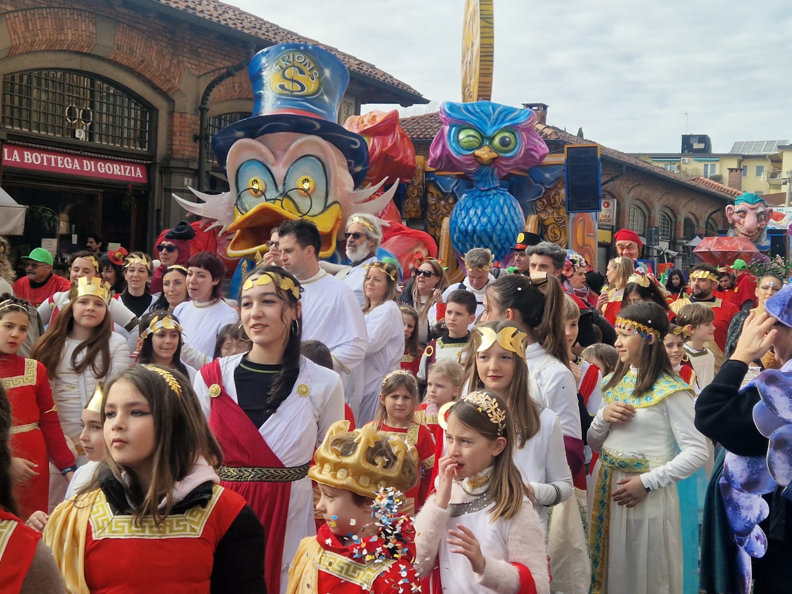 Immagine per Gorizia, la 36 esima edizione del Carnevale porta il sole e i colori della pace