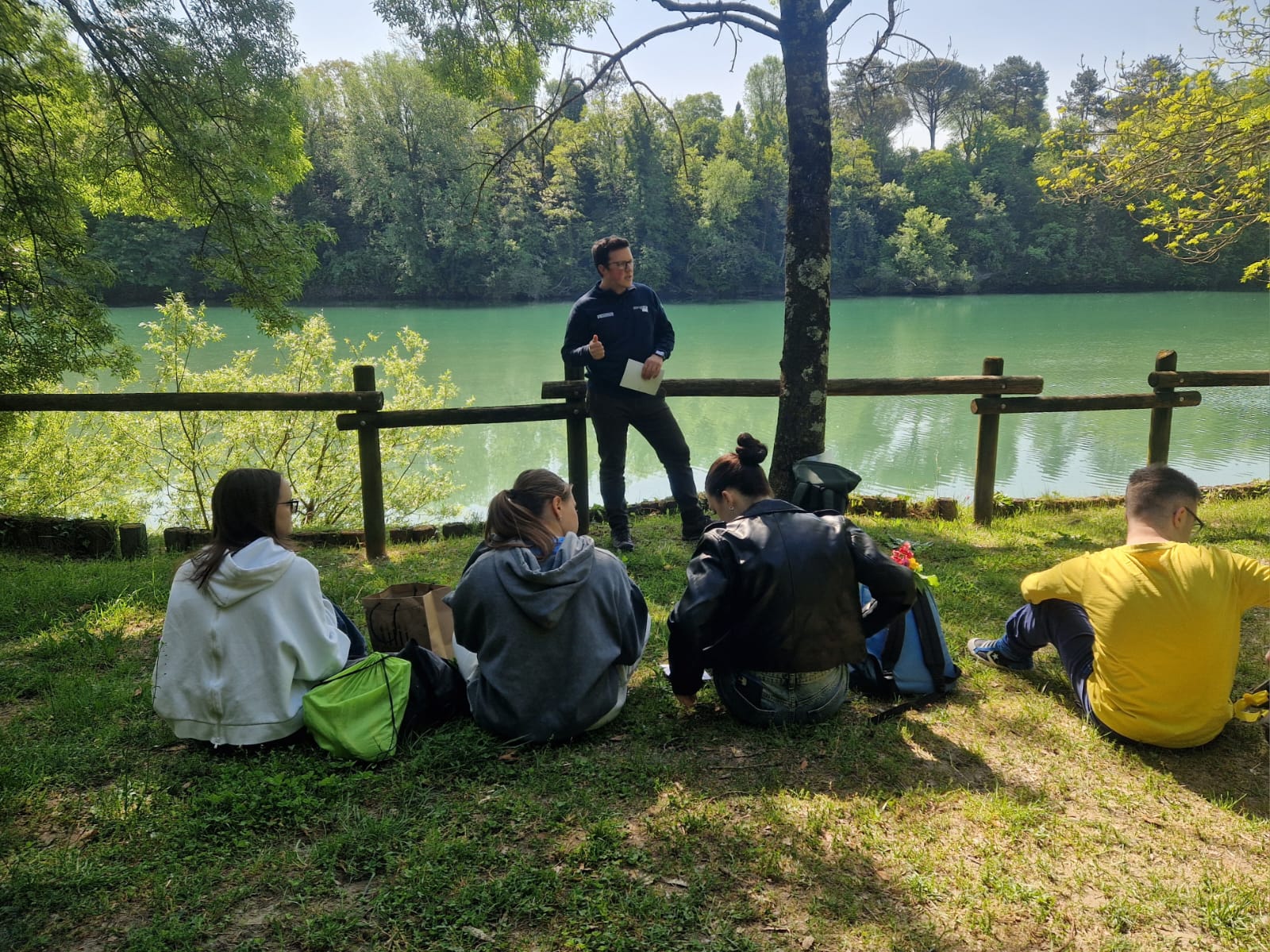Immagine per Studenti del D'Annunzio a scuola con l’ARPA per  proteggere il nostro futuro