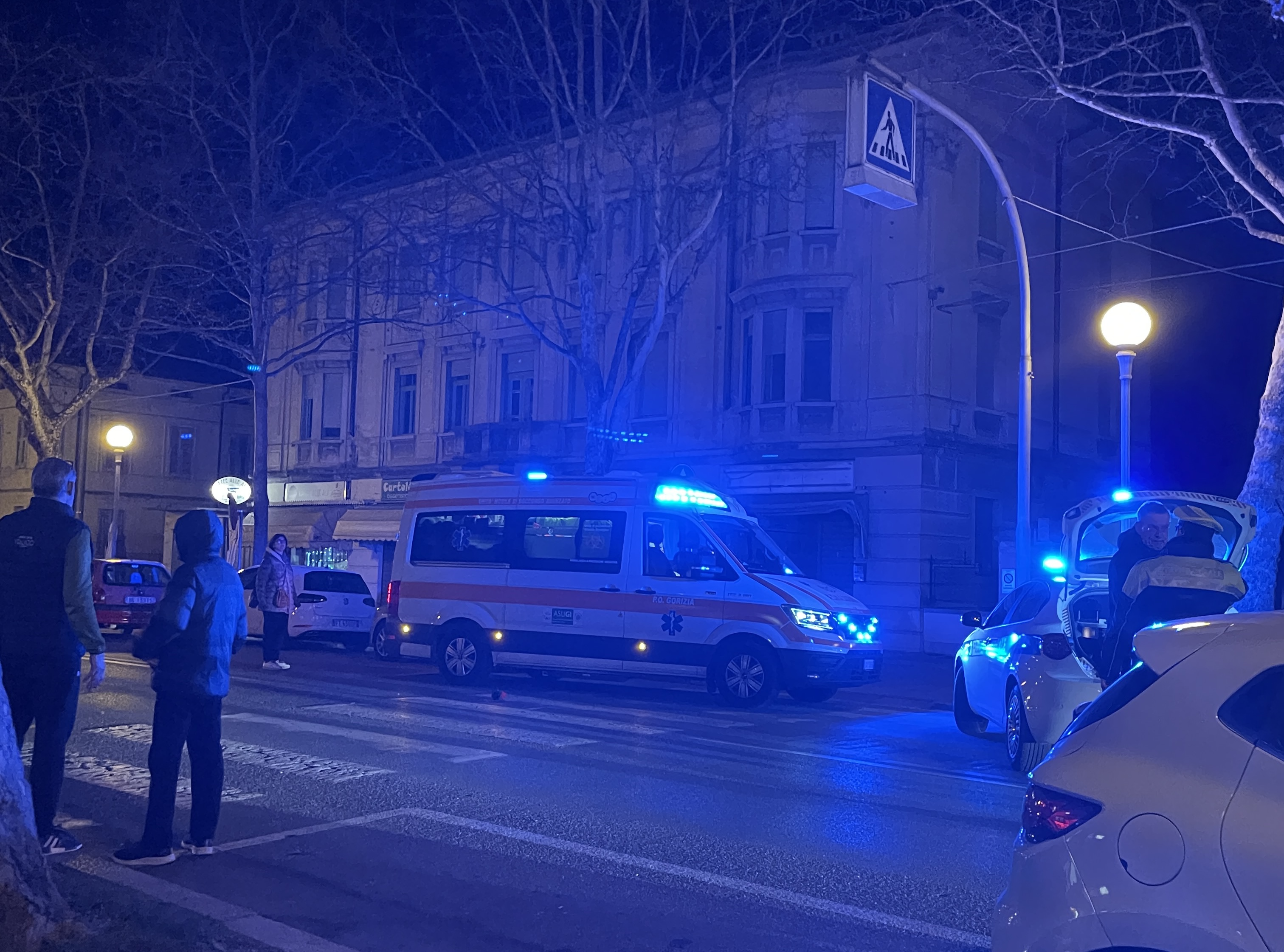 Immagine per Investita mentre attraversa la strada in corso Italia, ferita donna a Gorizia