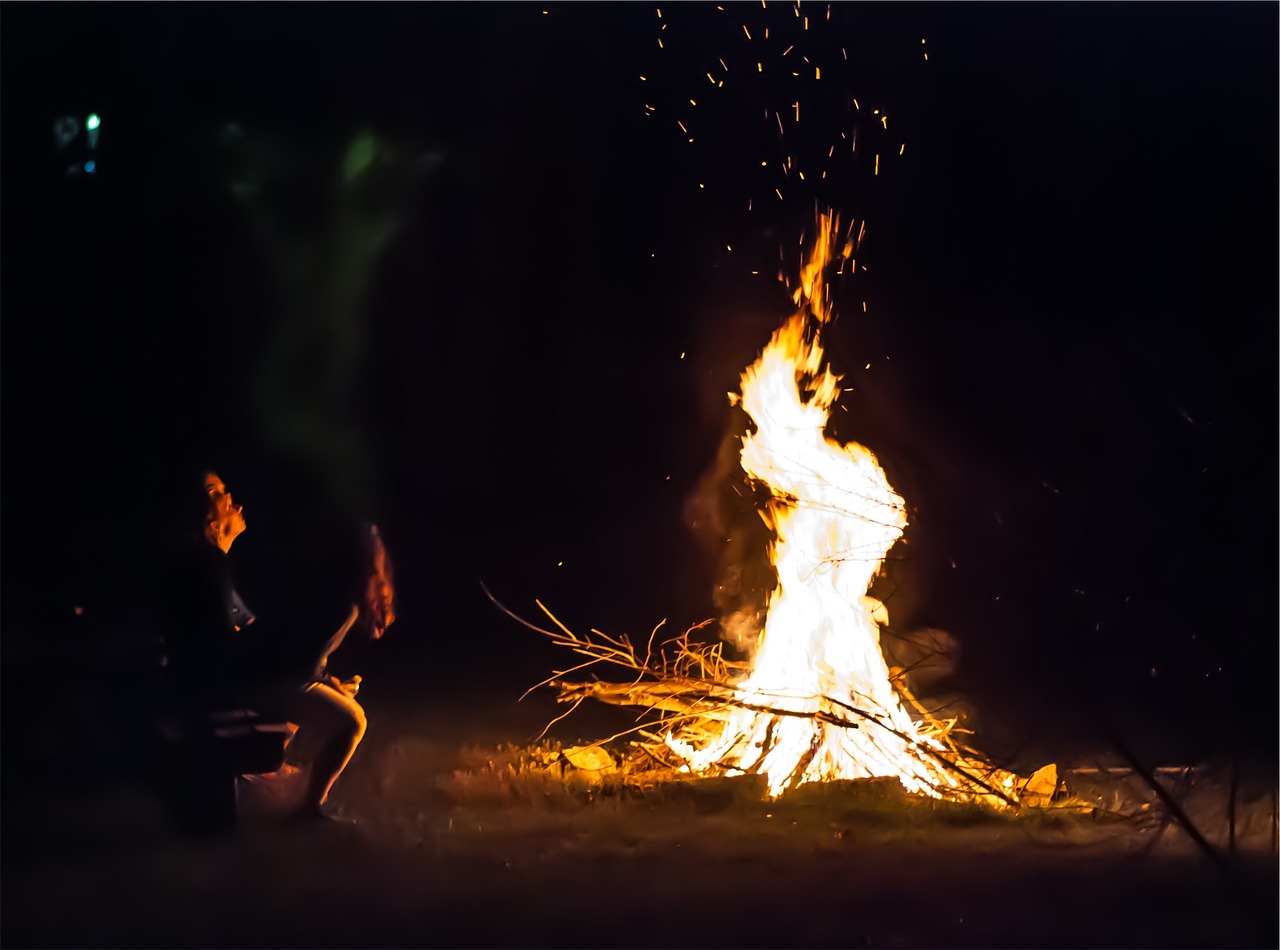 Copertina per Ronchi e i fuochi di San Giovanni, ritorna la notte del solstizio