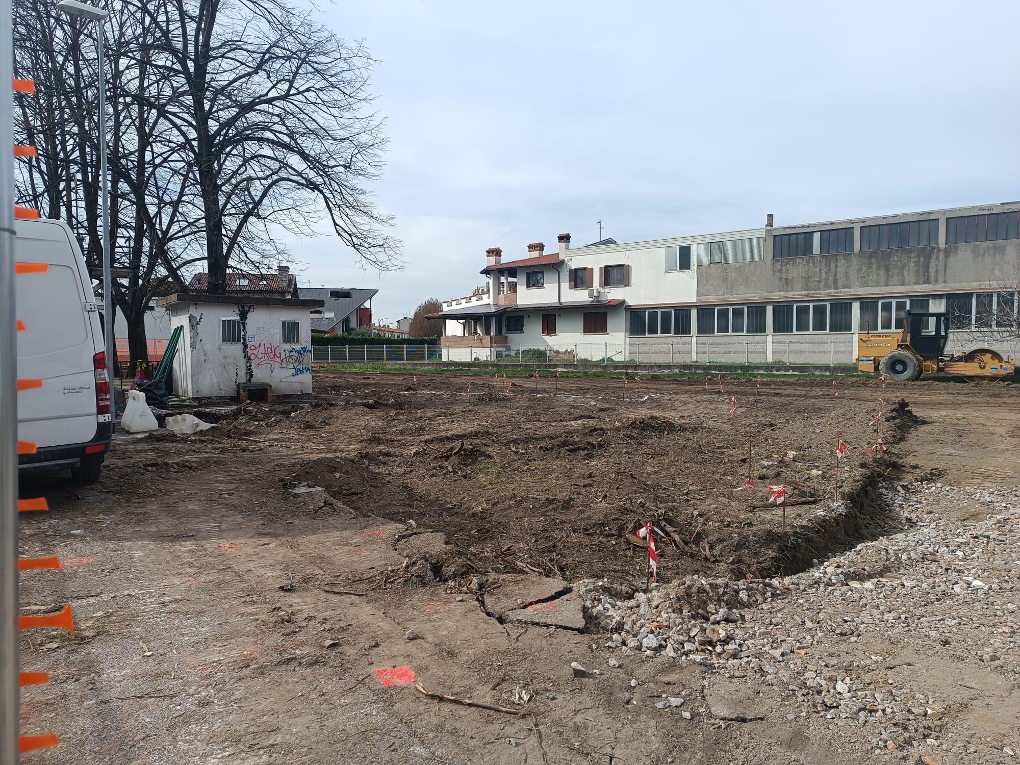 Copertina per Nuovo parcheggio a Ronchi, salta il viale pedonale con piazza Oberdan