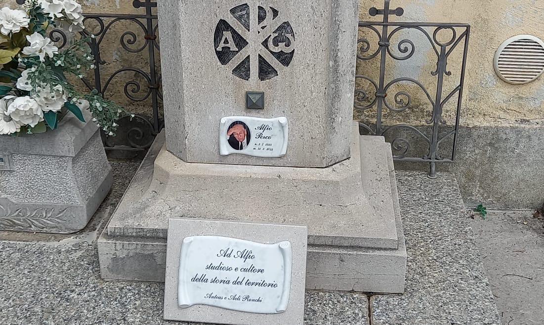 Immagine per Alfio Perco ricordato a Ronchi, una targa sulla tomba di famiglia