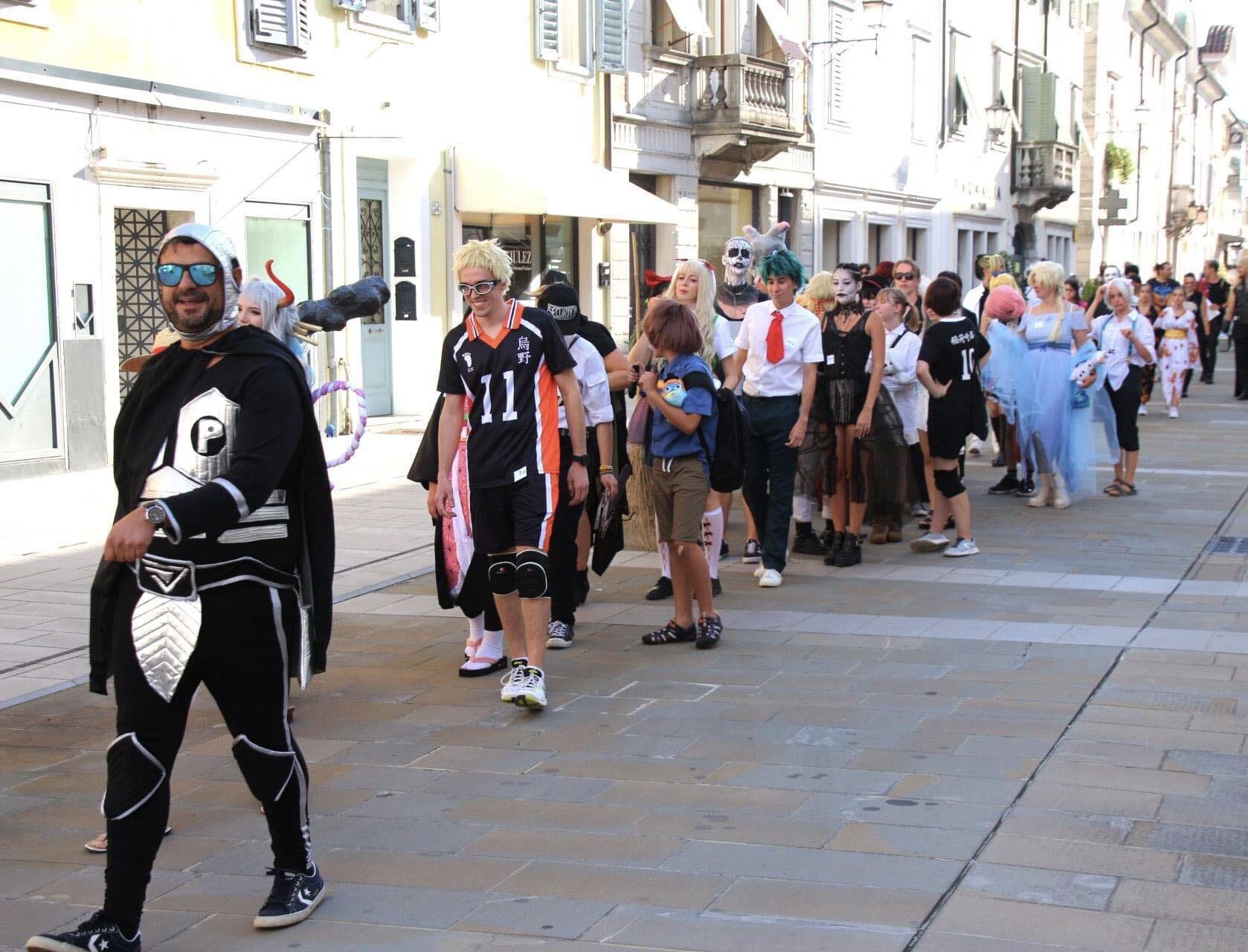 Copertina per Cosplay sotto la Rocca, gli appassionati di fumetti e cartoon a Monfalcone