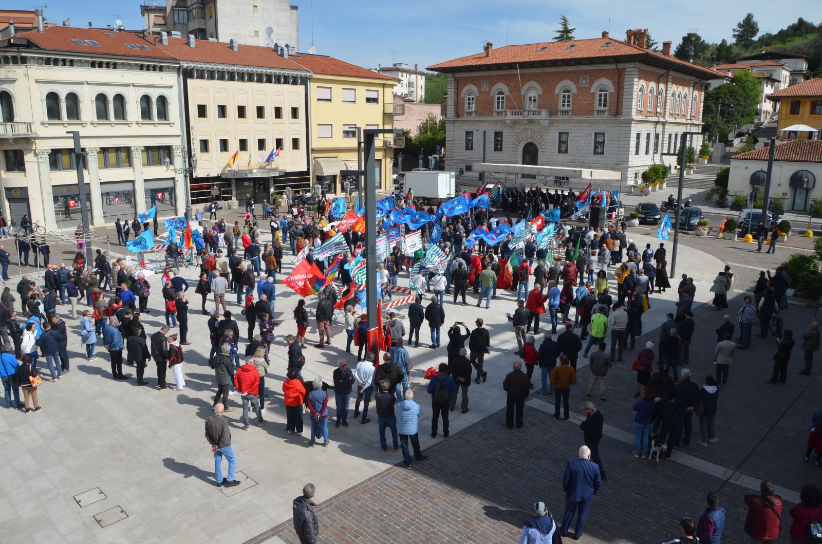Copertina per Festa del Lavoro sul palco di Monfalcone, «dignità e sicurezza fondamentali»