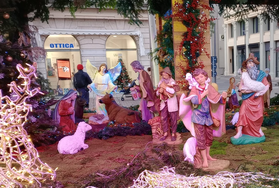Immagine per Gesù in pezzi nel presepe di Monfalcone, «simbolo di una società malata»