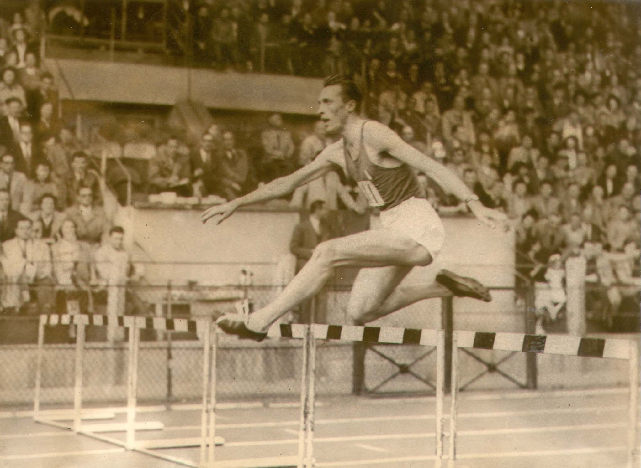 Immagine per Ronchi ricorda i 100 anni dell'atleta Armando Filiput, apre la mostra