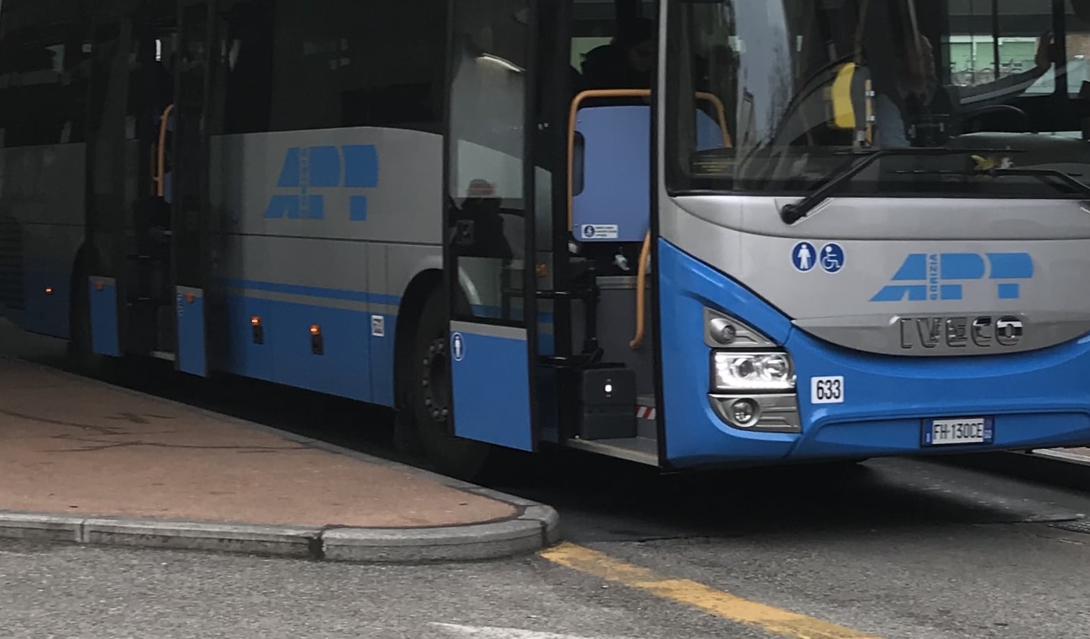 Immagine per Fermate dei bus più sicure, San Canzian presenta il piano ad Apt e Regione