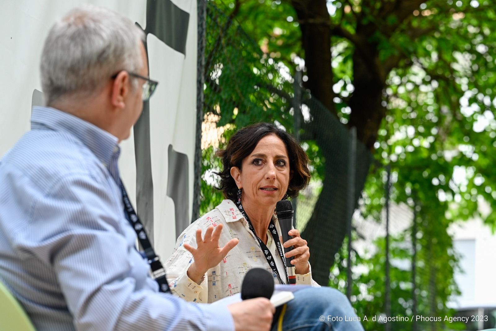 Copertina per A Ronchi la guerra raccontata da Lucia Goracci, «devi vincere la paura»