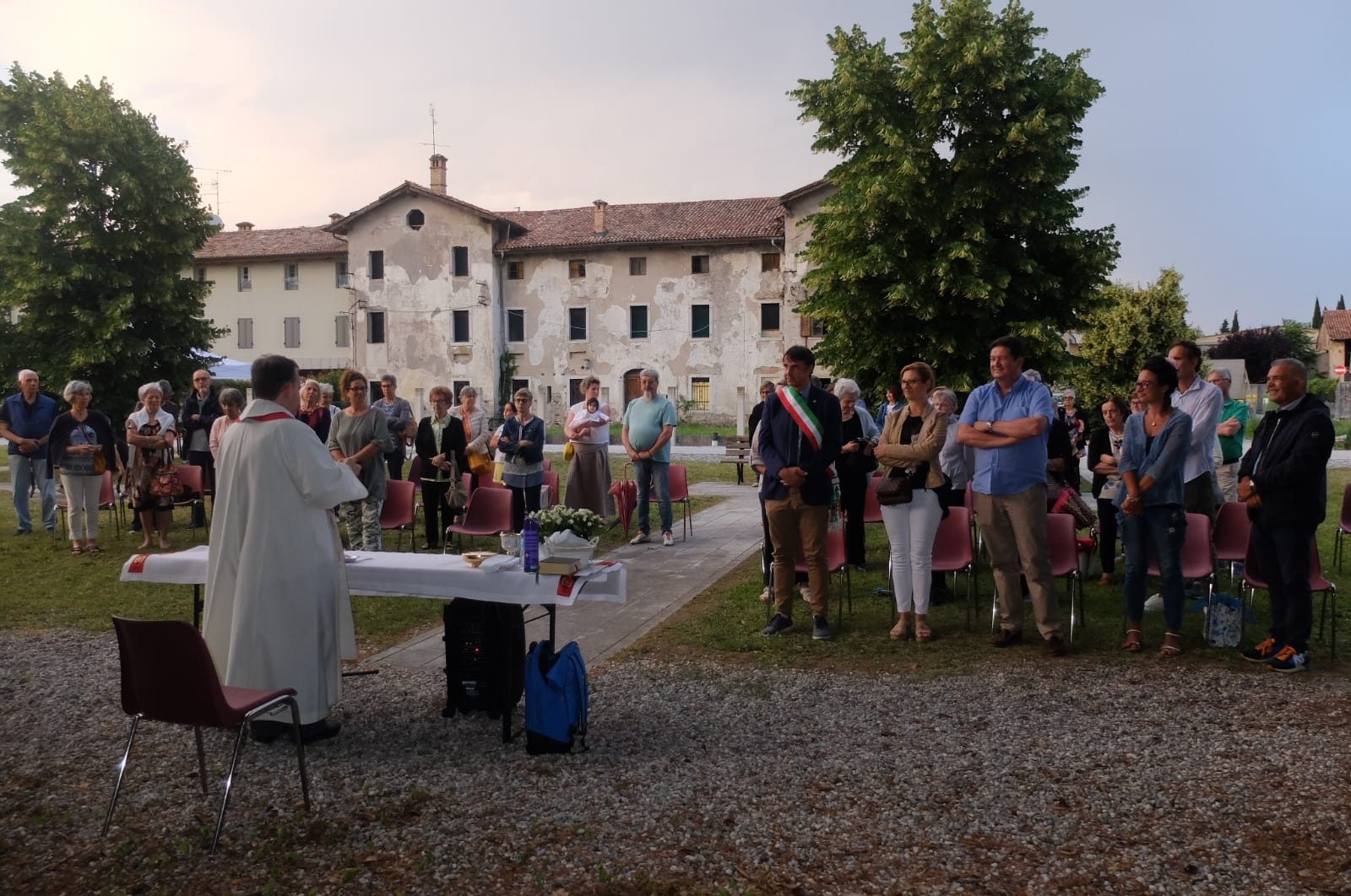 Copertina per Ronchi celebra San Vito, il rione nella cartolina di Federico Leban