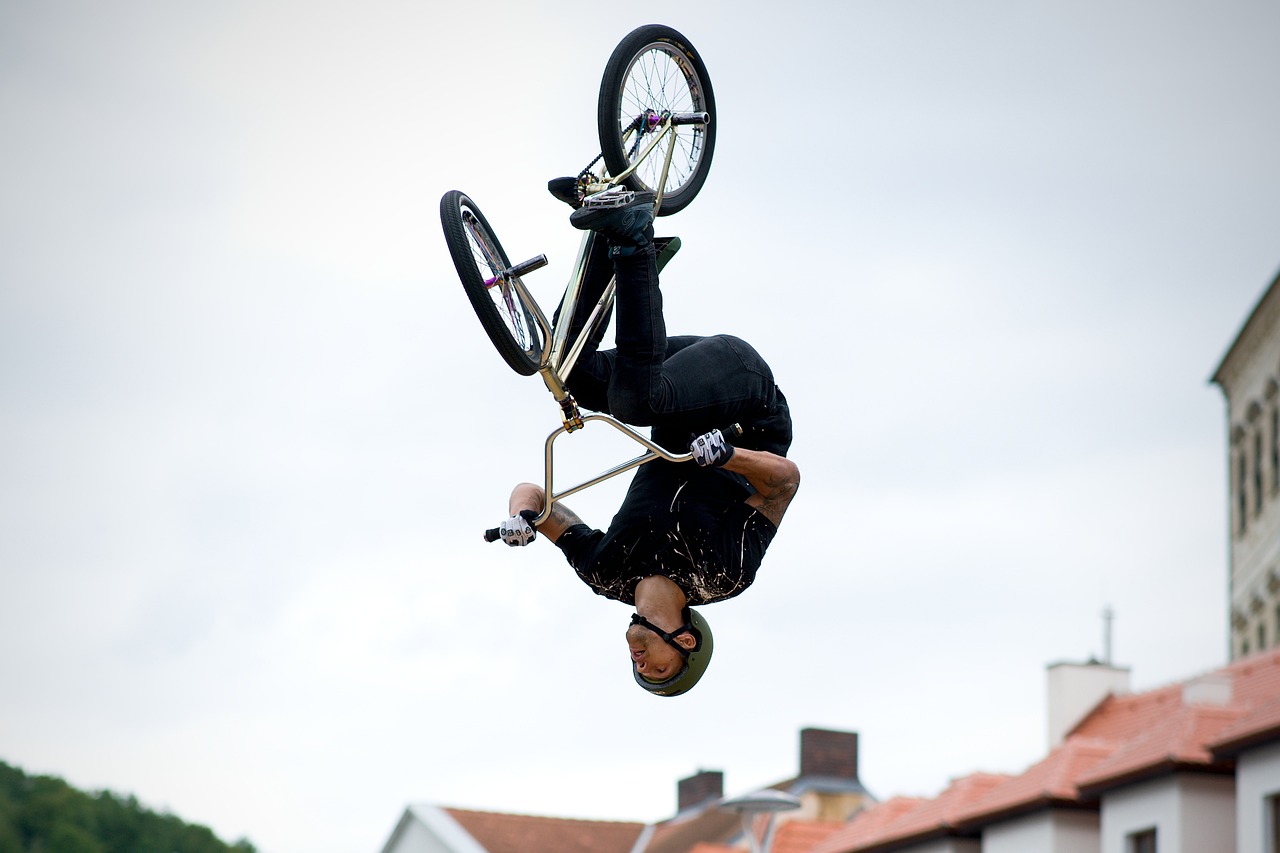 Copertina per La sfida delle Bmx a Monfalcone, le acrobazie di 50 atleti in Area Verde