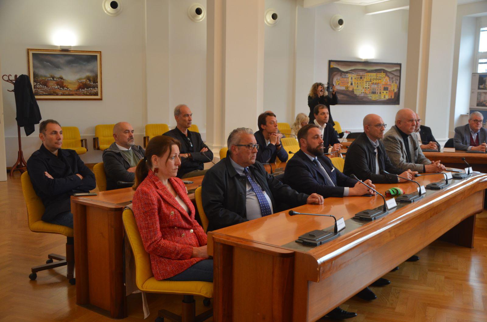 Copertina per Comuni e categorie uniti a Monfalcone, «rilanciare insieme il commercio»