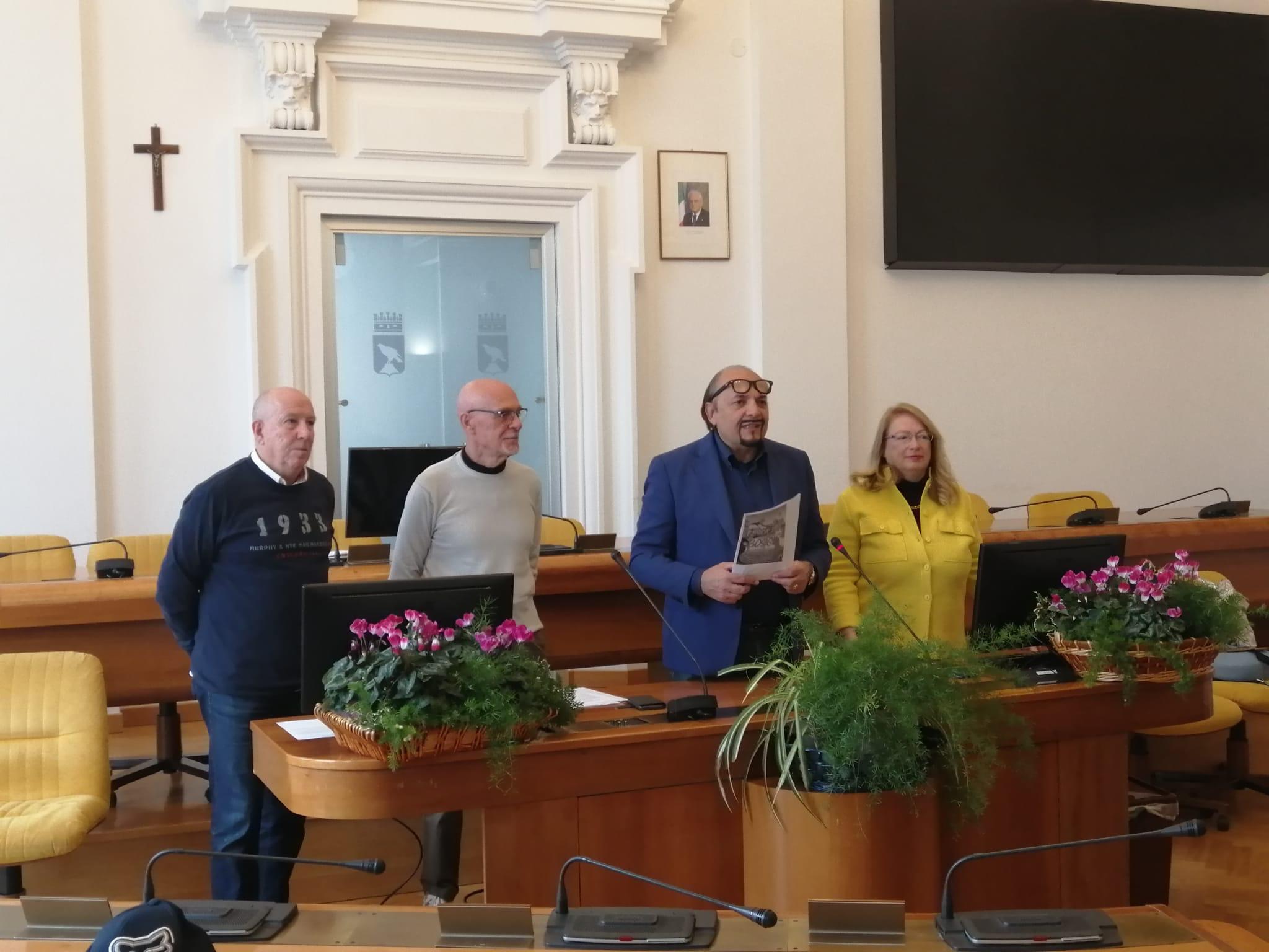 Immagine per La Festa del bosco nella rinnovata piazza, castagne e tour a Monfalcone