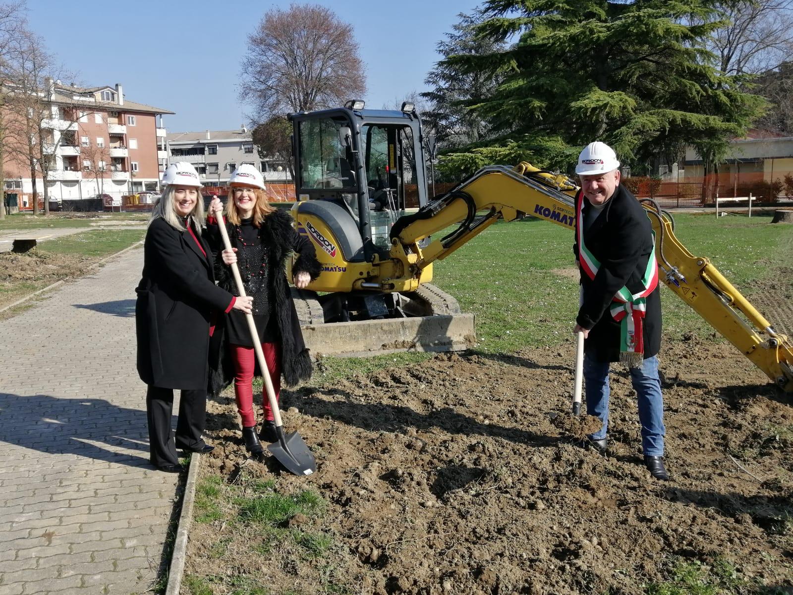 Copertina per Staranzano poggia la prima pietra della nuova De Amicis, pronta a settembre 2025