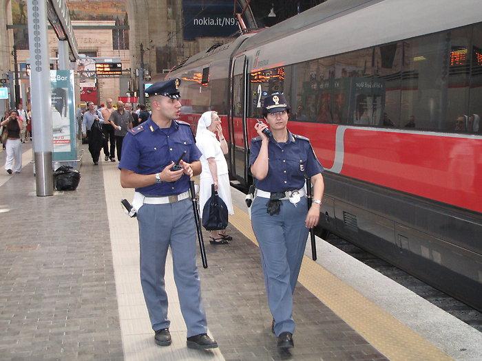 Copertina per Treni e stazioni a Ferragosto, intensificate le operazioni della Polfer