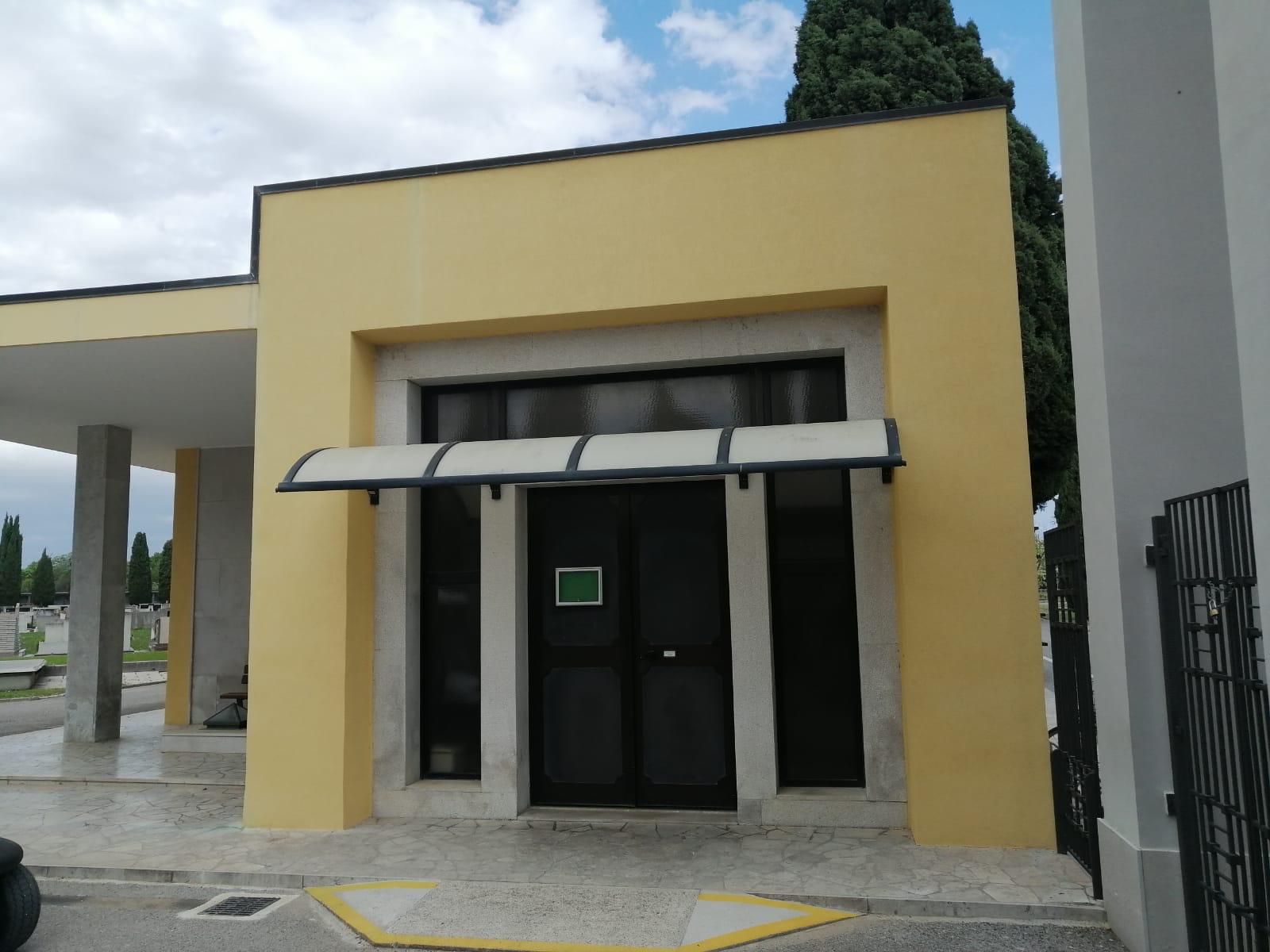 Immagine per Rimosse le mattonelle danneggiate in via Pisani, lavori in cimitero a Monfalcone