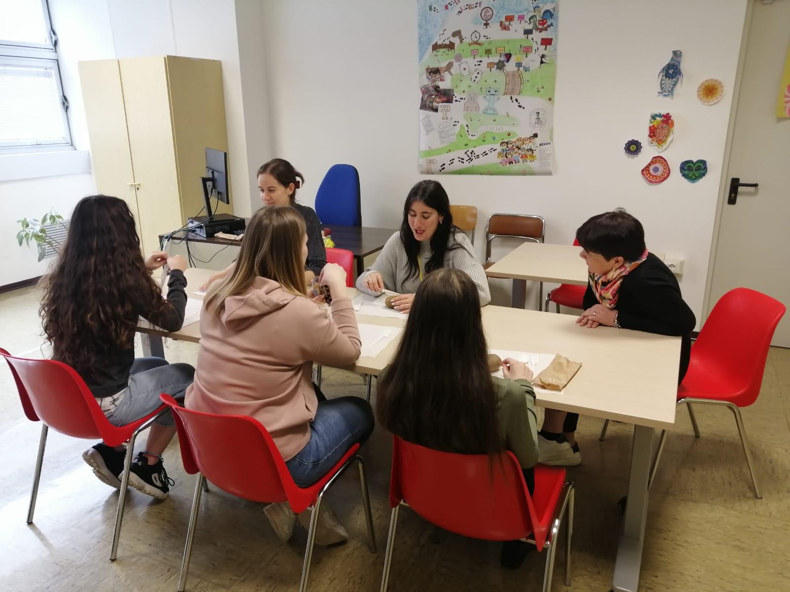Un aiuto contro la paura del cibo, la sala del pasto al San Polo di Monfalcone