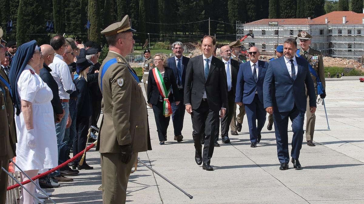 Immagine per Festa 2 giugno a Redipuglia, il ministro Ciriani: «Giorno dell’orgoglio nazionale»
