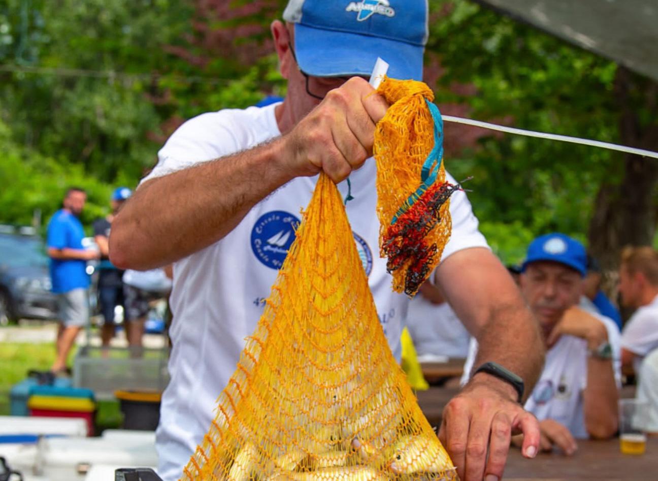 Copertina per Le gare di pesca con canna natante a Monfalcone, vince Michele Arbore
