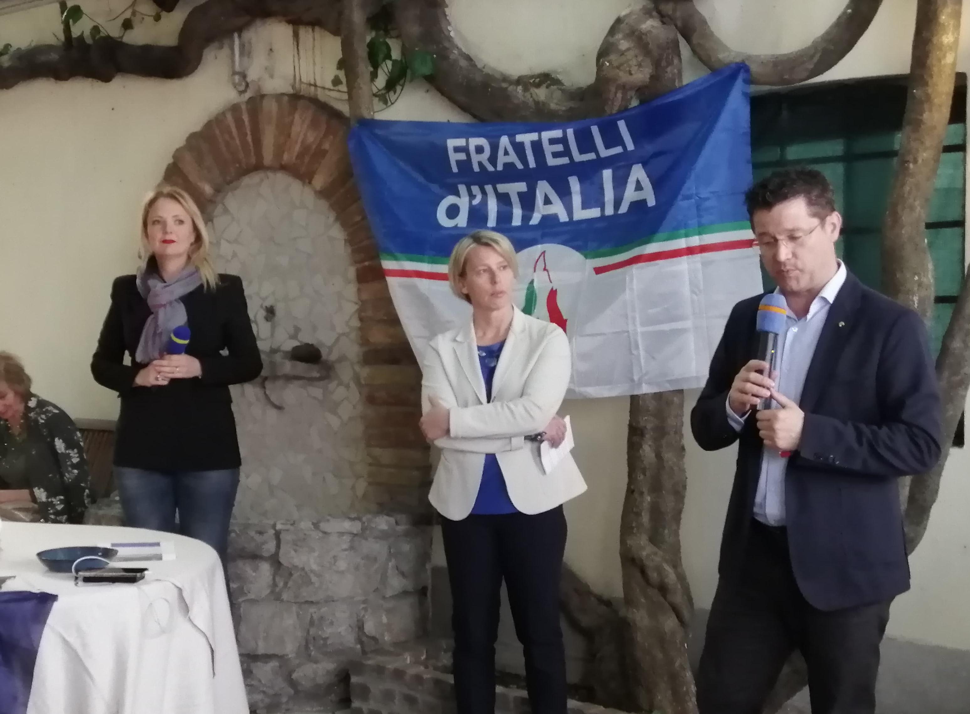 Immagine per A Monfalcone la candidata alle Europee di Fratelli d'Italia, Anna Olivetti in corsa