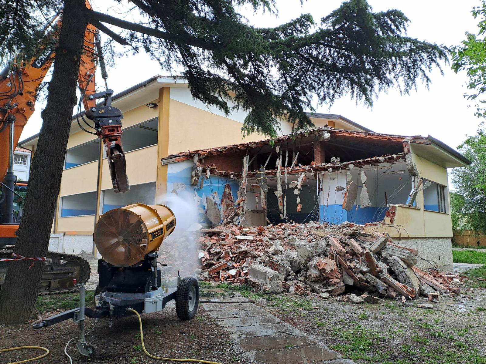 Immagine per La demolizione della scuola Cuzzi a Monfalcone, cantiere fino a marzo 2026 