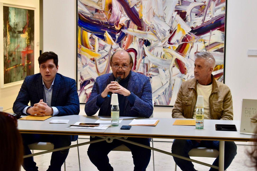 Copertina per Monfalcone accoglie Substantia, apre la mostra di Pierluigi de Lutti in Galleria