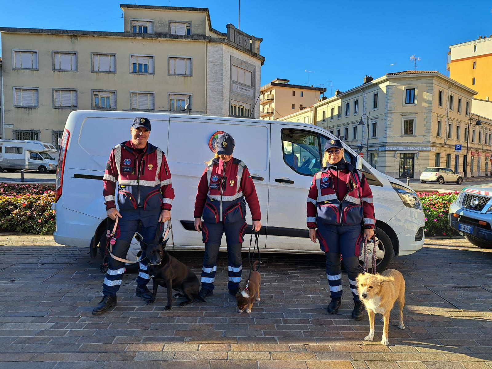 Copertina per Monfalcone, le unità cinofile di Assopolizia Trieste alla Marcia Solidarietà è Vita