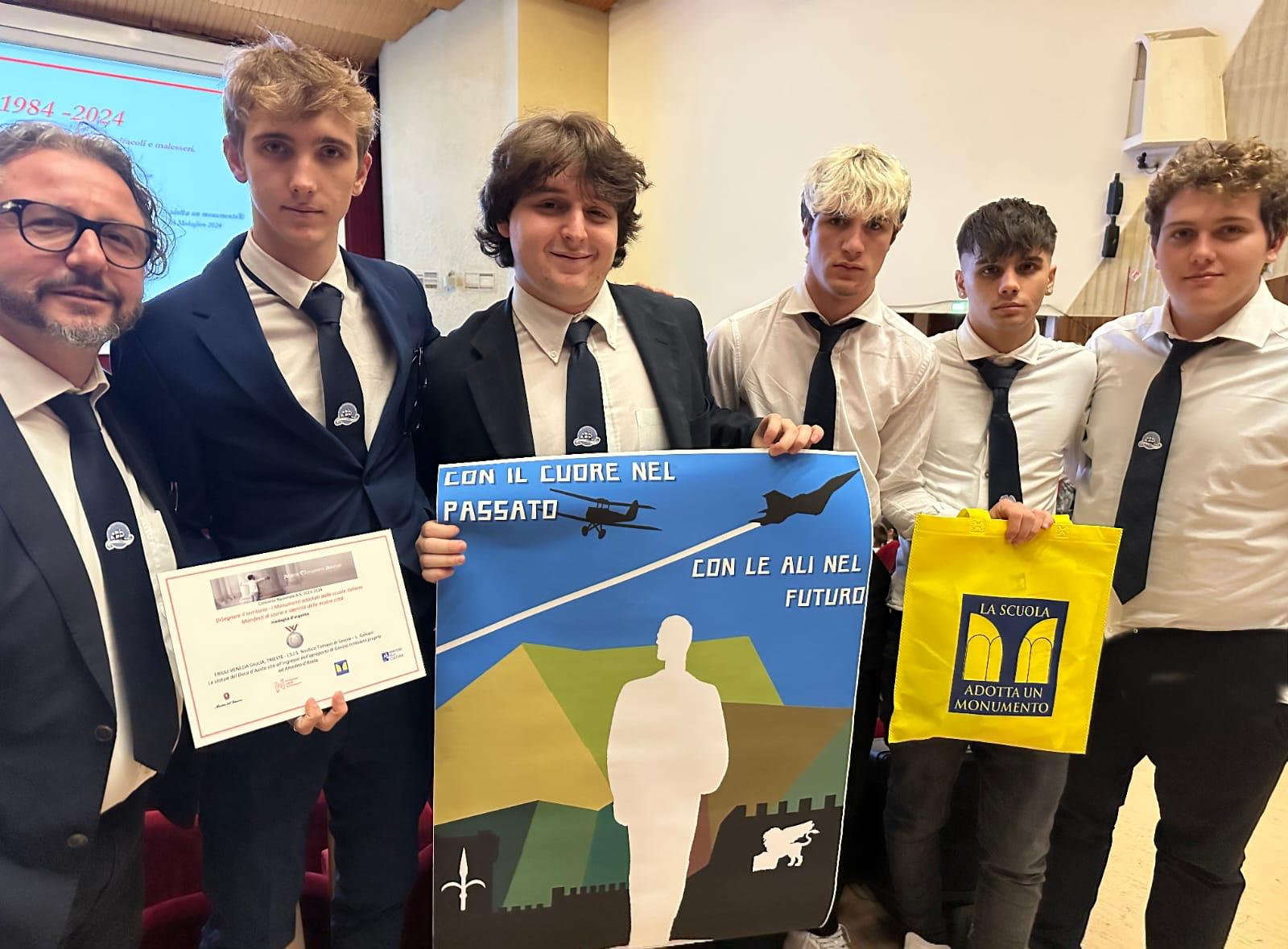 Immagine per Adottano il monumento goriziano del Duca d’Aosta, studenti triestini premiati a Napoli
