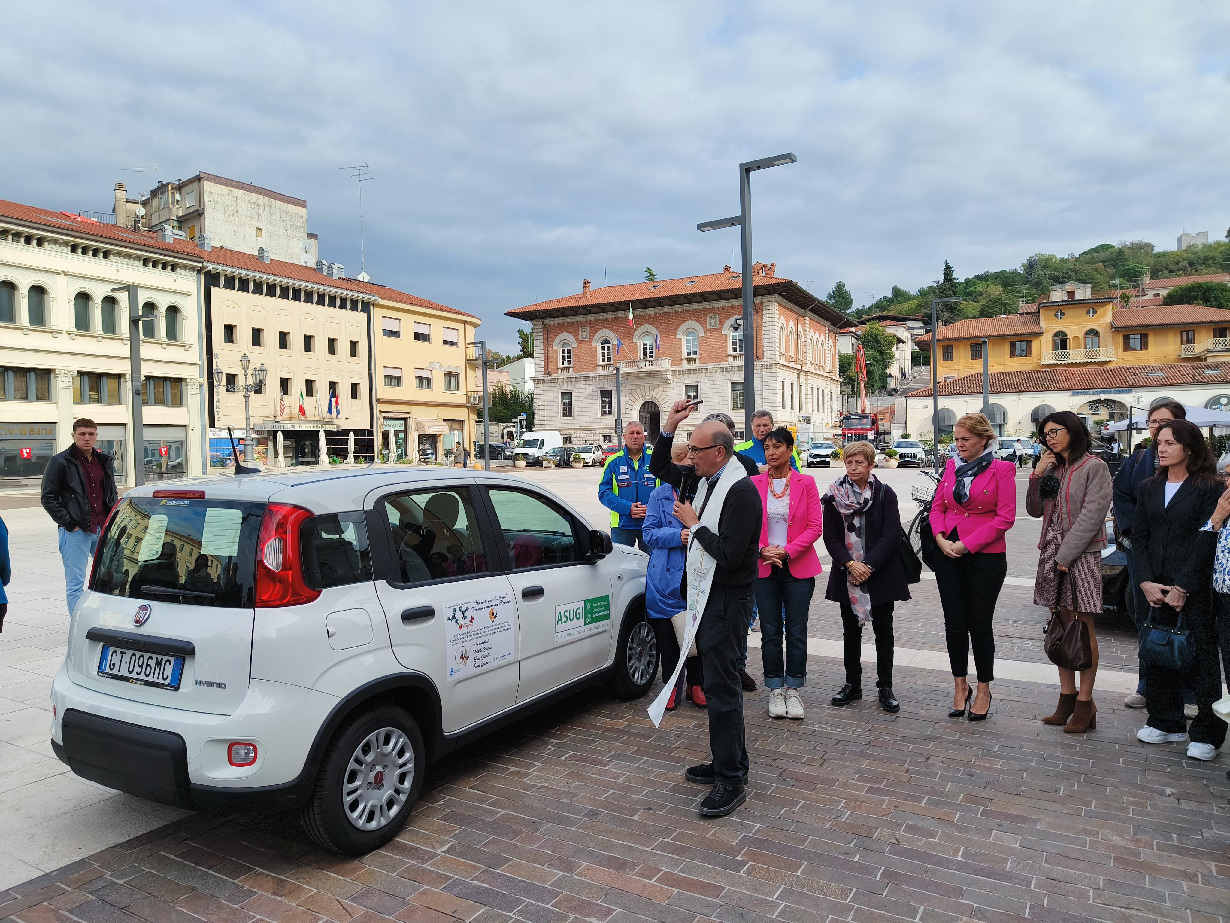 L’associazione Vanessa dona l’Auto per il Sollievo nel ricordo di Roberta, Erica e Fulvio
