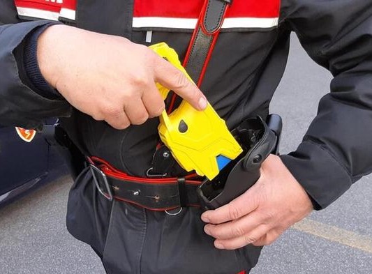 Immagine per Monfalcone, Taser alla Polizia Locale: parte l’attività formativa per gli agenti 
