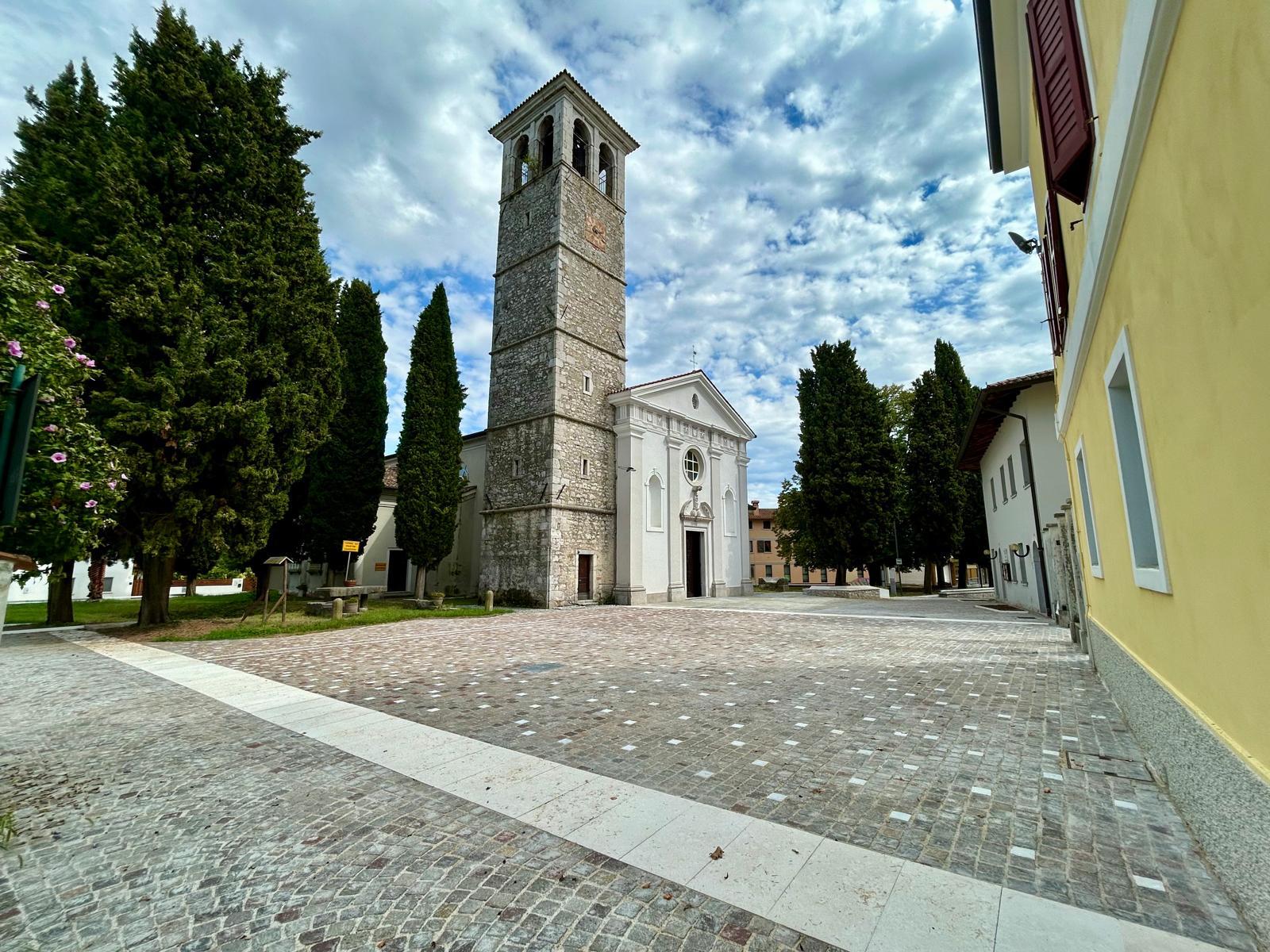 Immagine per San Canzian d'Isonzo riapre la piazza della chiesa, Cantia Vera annuncia flash mob