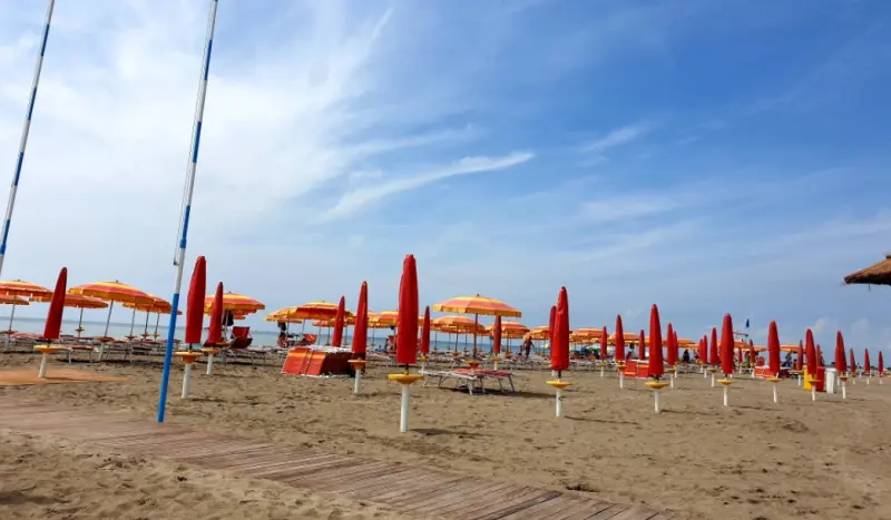 Copertina per La spiaggia Git sempre più accessibile ai disabili, arrivano i tandem a Grado