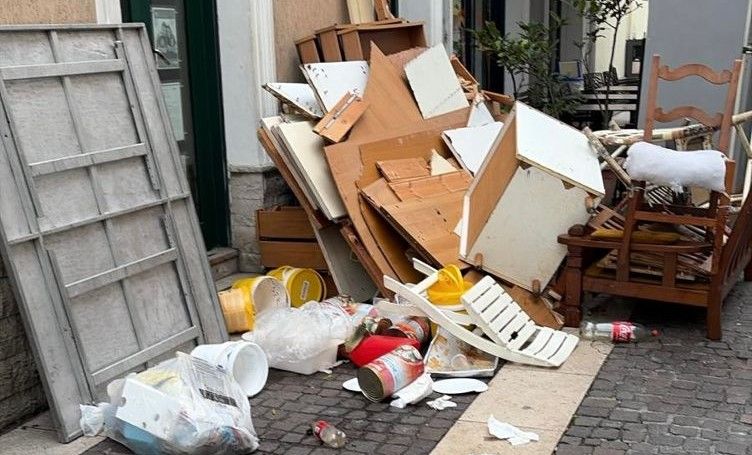 Immagine per Abbandono di rifiuti non conformi in via Sant'Ambrogio a Monfalcone, sanzioni da 200 euro a due cittadini
