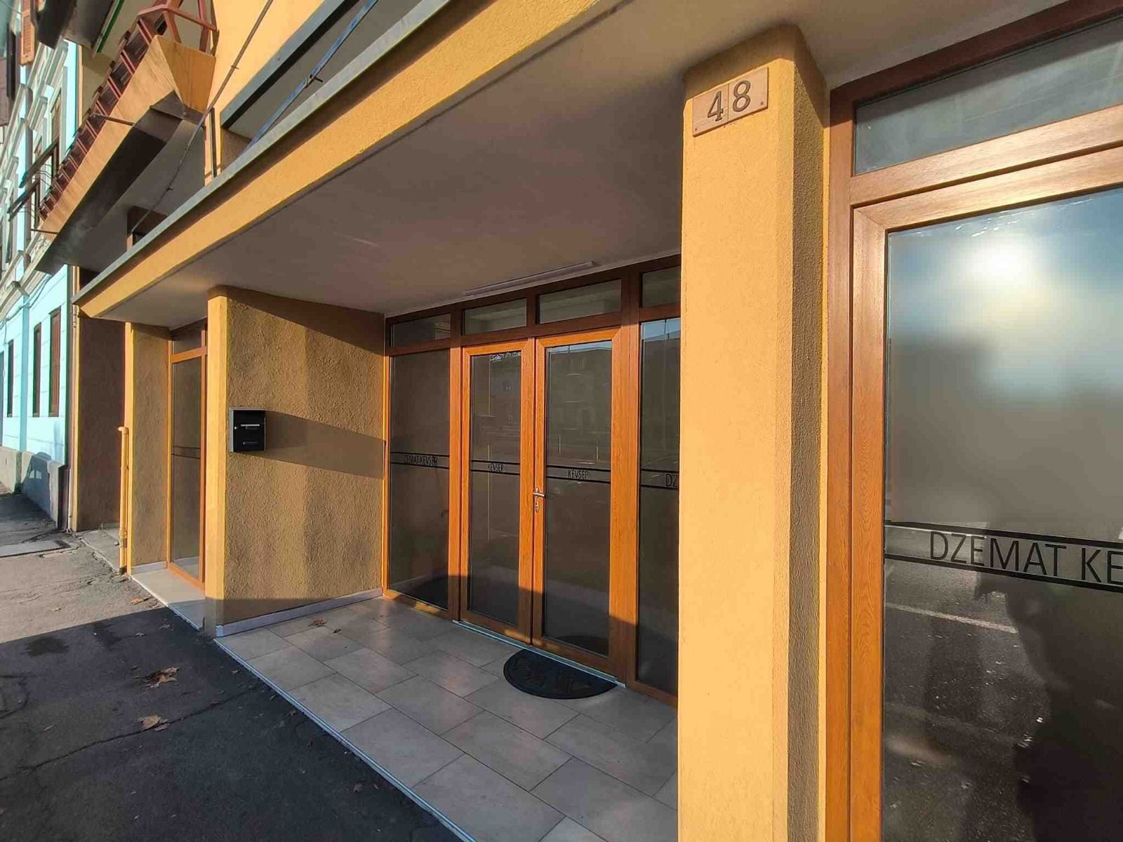 Immagine per Monfalcone, il Comune ferma la preghiera collettiva islamica dell'associazione Dzemat. Fasan: «Difformità  sulla destinazione d'uso» 