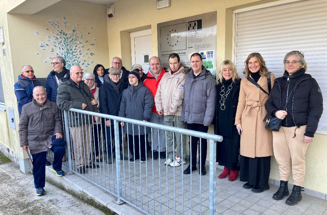 Immagine per Fotonotizia - Anffas e Centro Sloveno VDC autori del murales trasfrontaliero 'Dove i confini si dissolvono'