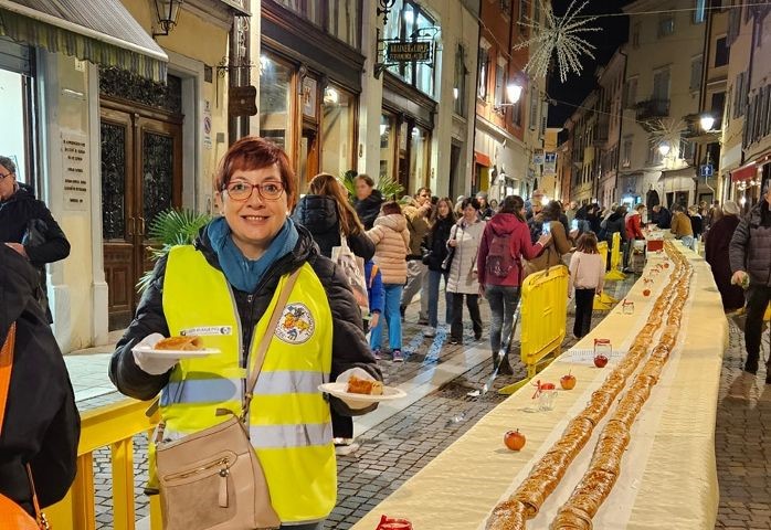 Immagine per Un sabato lungo 125 metri di dolcezza, torna a Gorizia il mega Strucolo de pomi
