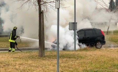 Copertina per Monfalcone, esplosione in Porto: Vigili del Fuoco dirottati anche su auto in fiamme