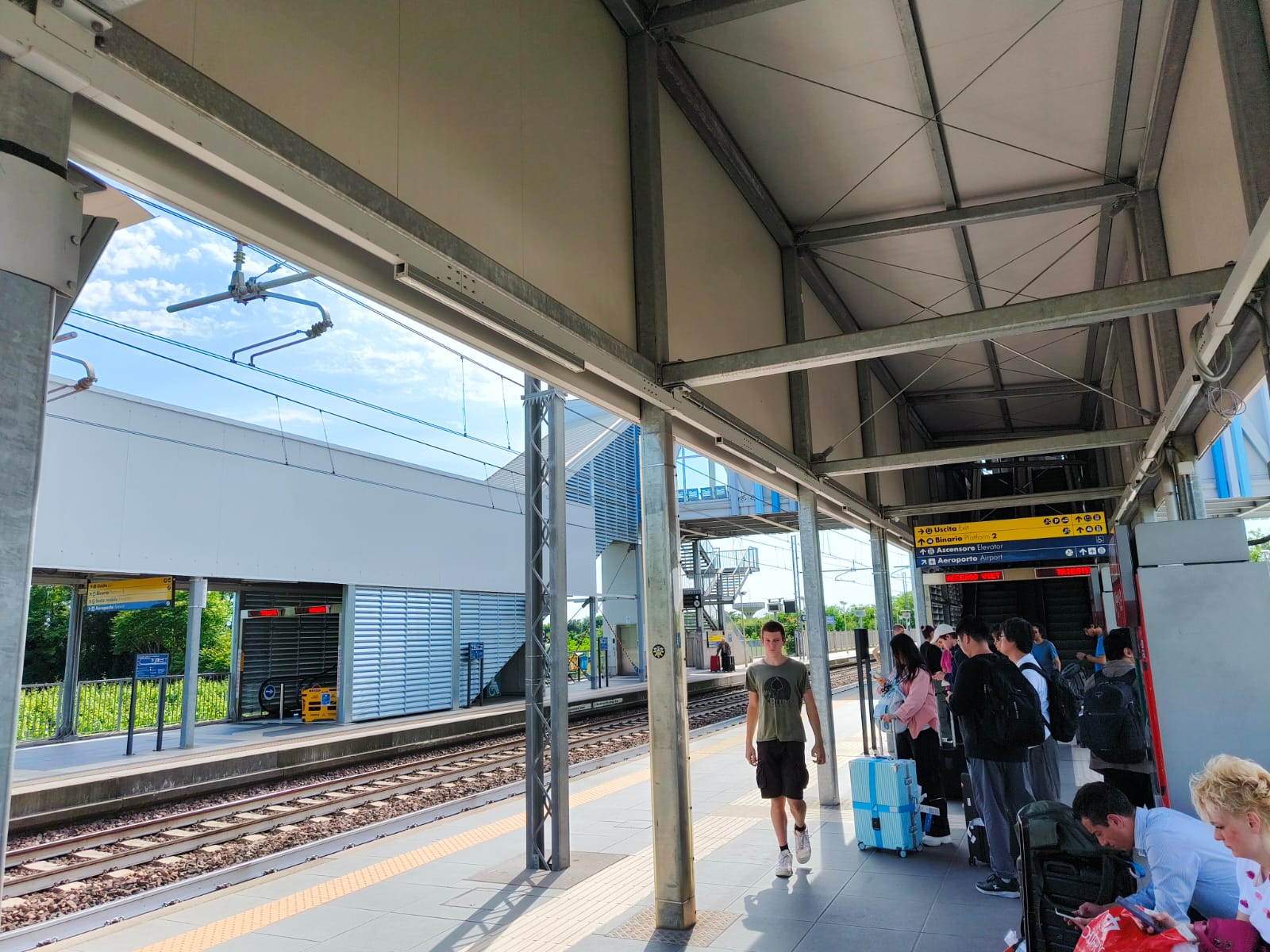 Copertina per Ronchi, il sindaco Benvenuto scrive a Trenitalia: «Necessarie maggiori attenzioni per la fermata del Trieste Airport»
