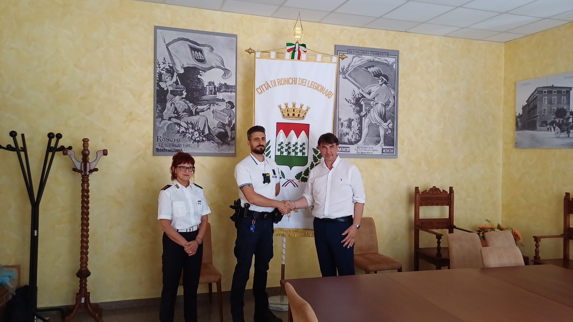 Copertina per Fotonotizia - Ronchi rafforza il Corpo della Polizia Locale con l'agente Andrea Finizio