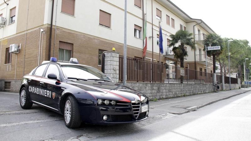 Copertina per Monfalcone, i Carabinieri allontanano temporaneamente dalla città una donna ubriaca segnalata per molestia in un locale del centro