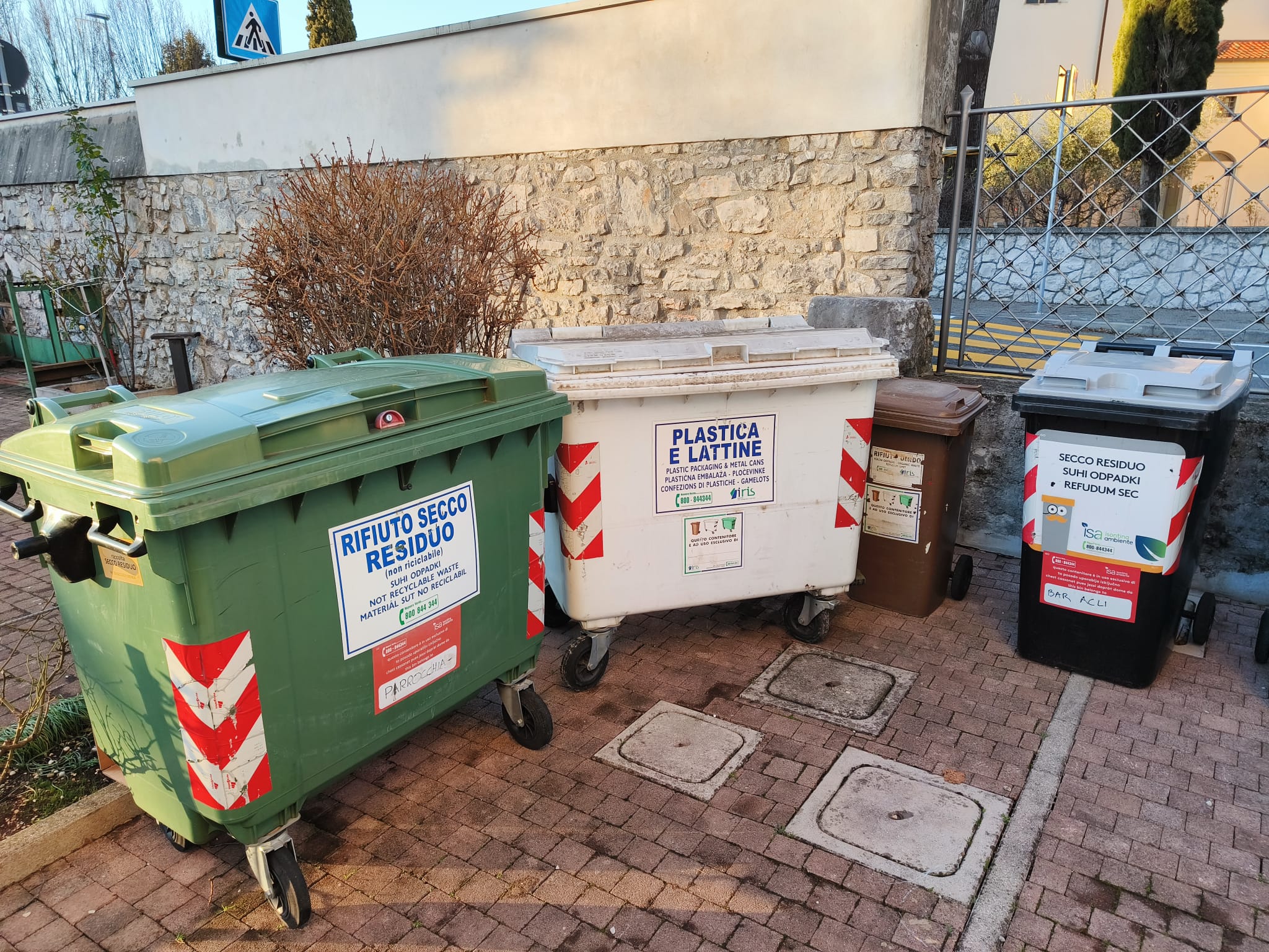 Copertina per Aumenta la Tari a Ronchi, Vecchiet: «Un nuovo balzello». Il dem Cumin: «Colpa della congiuntura economica»