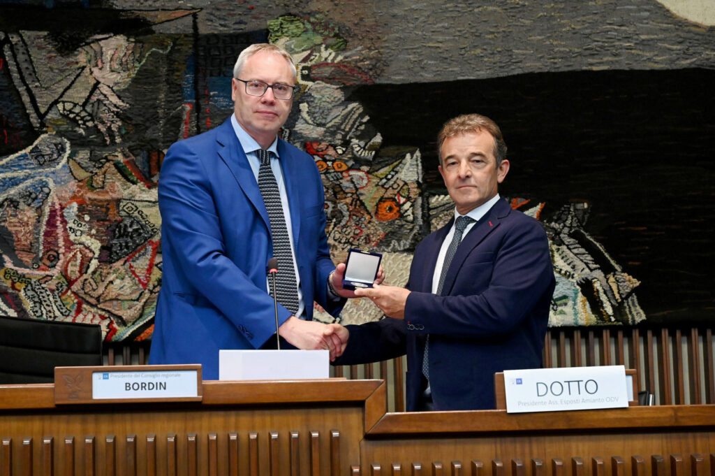 Copertina per Sigillo del Consiglio Regionale all’Aea, Moretti e Bullian incalzano: «Abrogare il decreto vergogna»