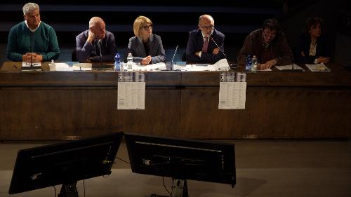Copertina per Conferenza Regionale Amianto a Gorizia, Riccardi: «Tema dalla dimensione transfrontaliera, internazionale e culturale»