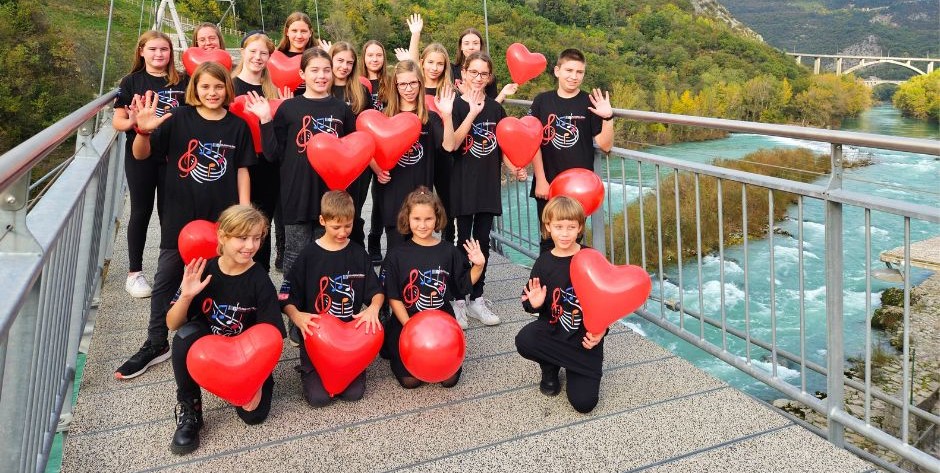 Copertina per Gorizia e Nova Gorica cantano all’unisono l'Europa sulle note dell’Orchestra del Teatro La Fenice di Venezia