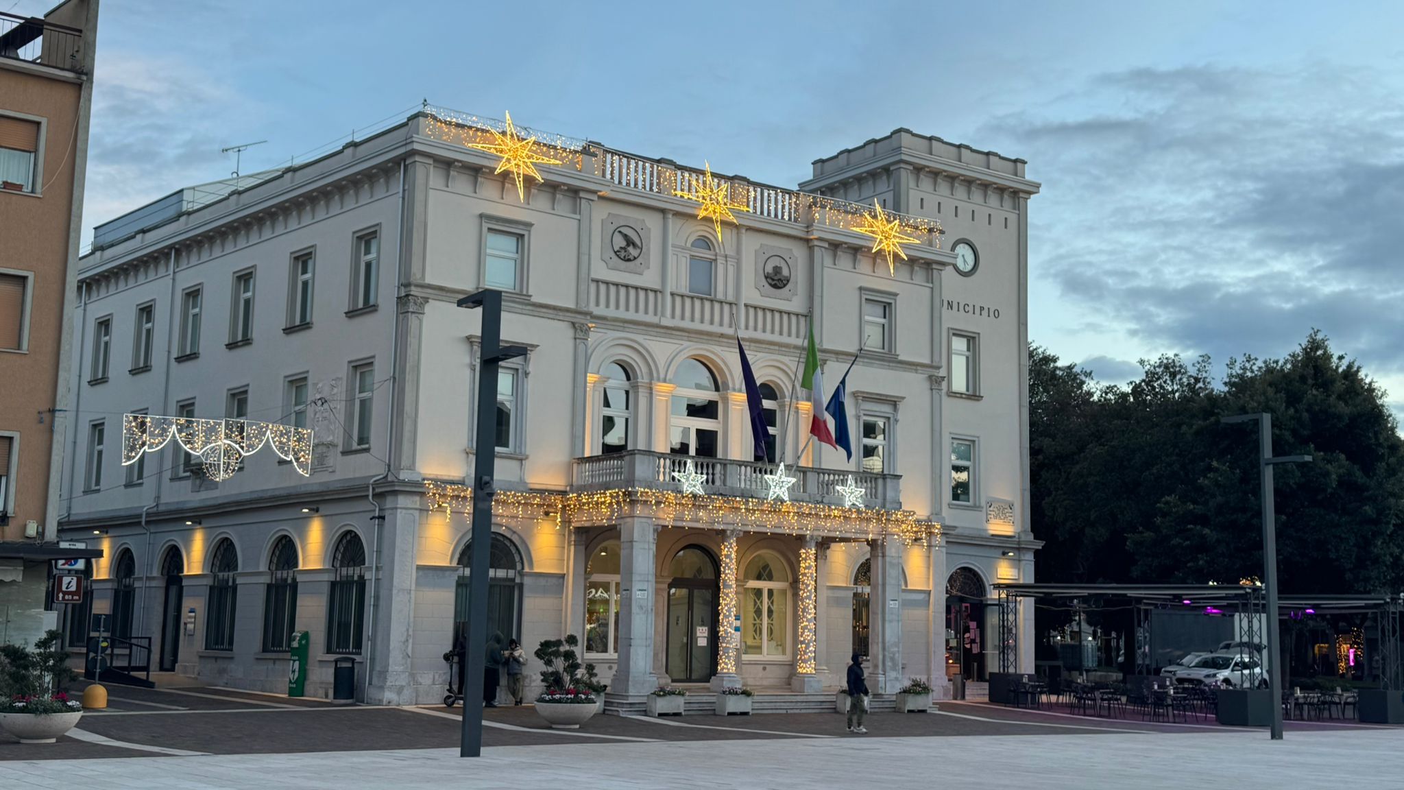 Immagine per Monfalcone in festa per la Patrona accende già le luminarie natalizie