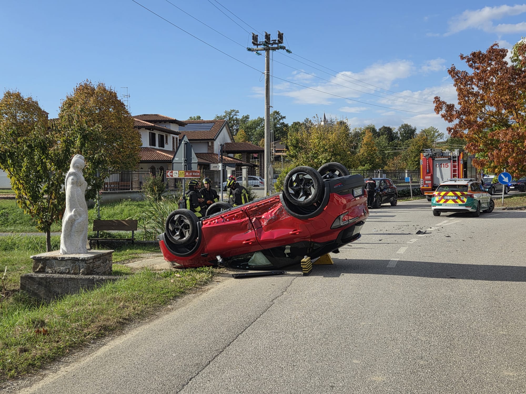 Immagine per Paura a Giasbana, auto si ribalta: illesi conducenti e passeggeri
