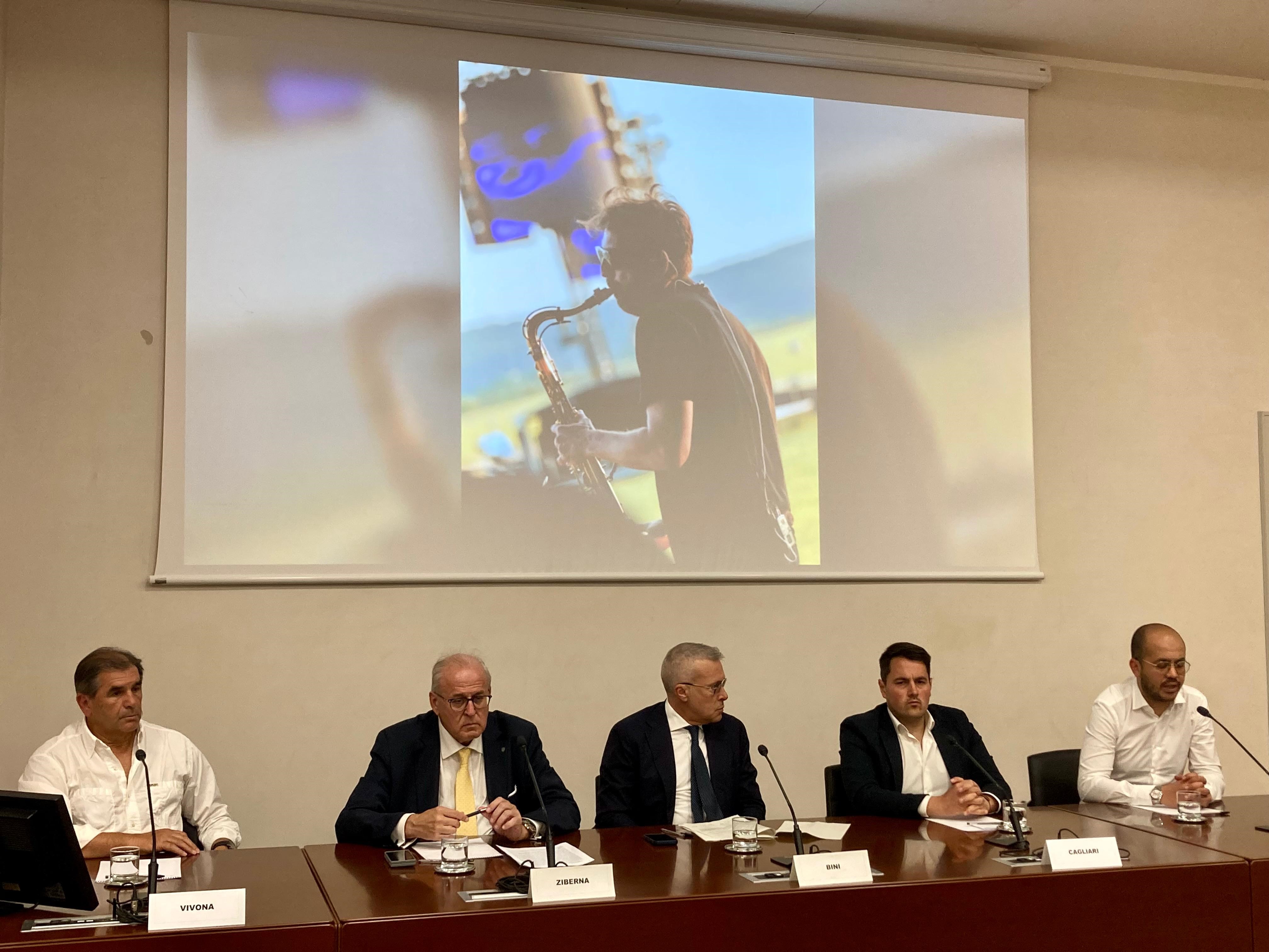 Immagine per Cesare Cremonini al Duca d'Aosta, attese 25 mila persone per la data zero del tour