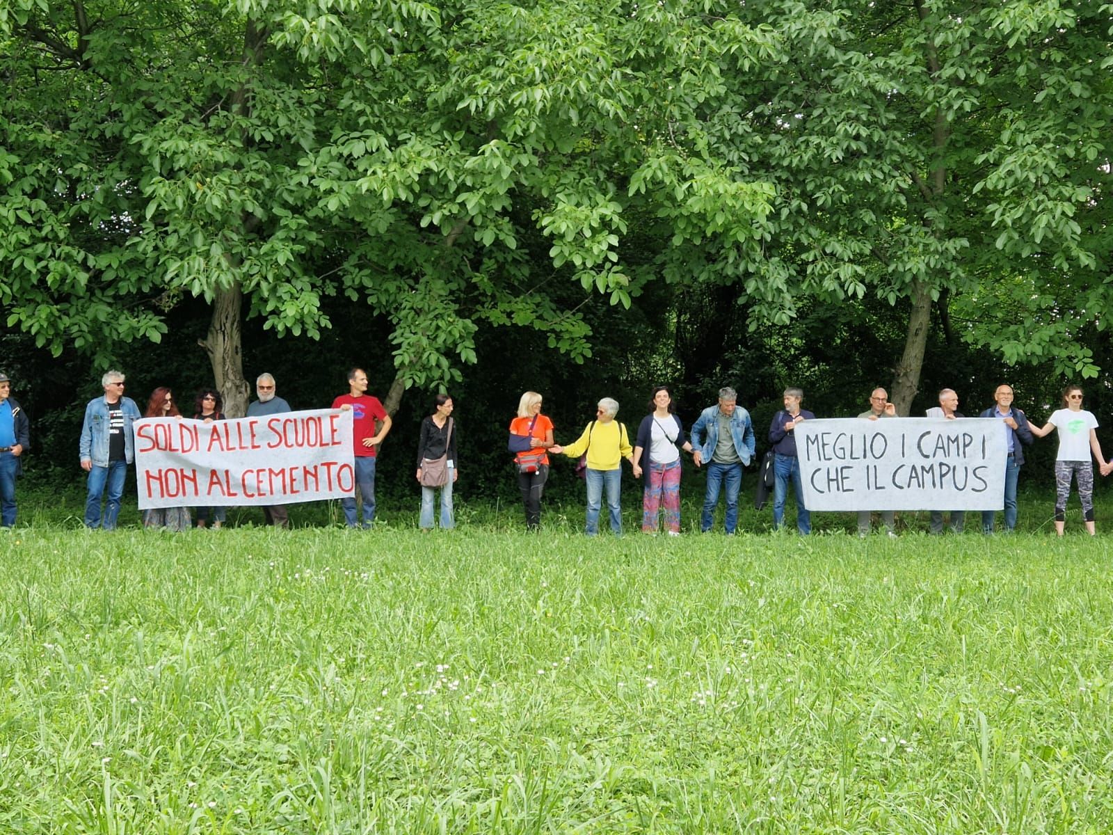 Immagine per Lettere - Progetto Campus Scolastico a Monfalcone: «L’abito fa o non fa il monaco?»