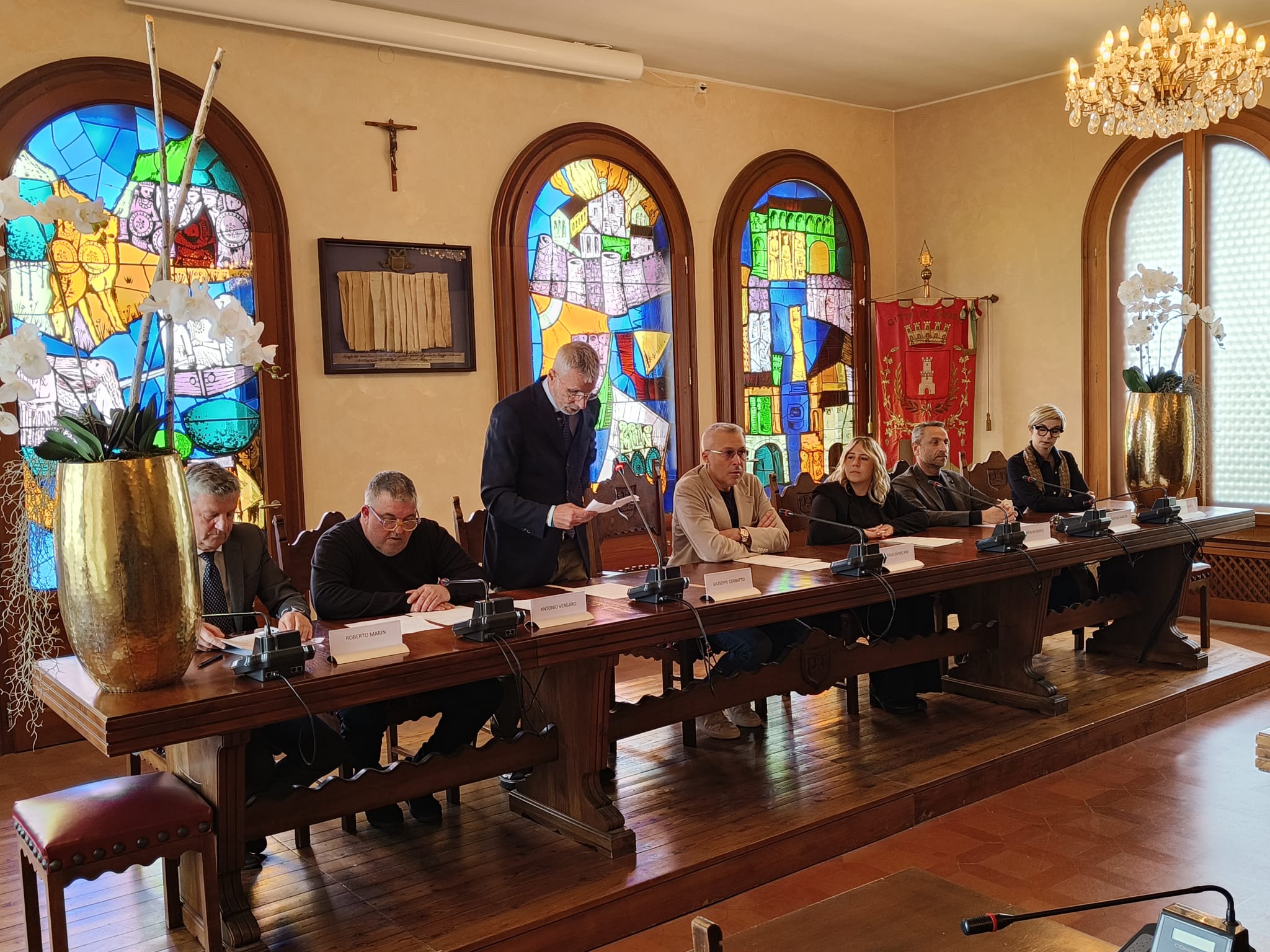 Immagine per  Grado, il 25esimo raduno internazionale dei Vigili del Fuoco dà il via agli appuntamenti estivi: l’Isola cresce, +6% di turisti nel 2025