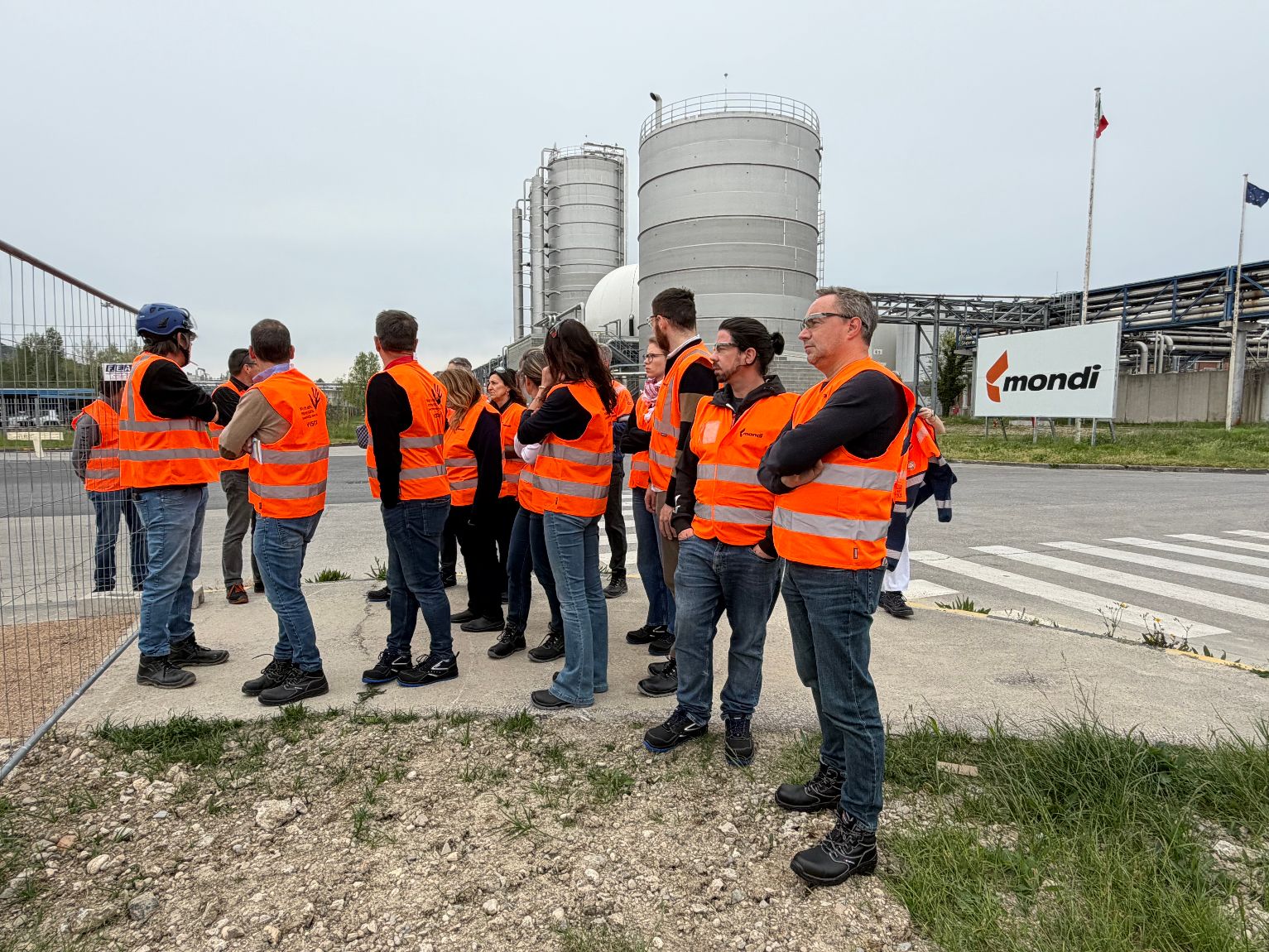 Immagine per Fotonotizia - Delegazione del Comune di Duino Aurisina visita stabilimento Mondi 