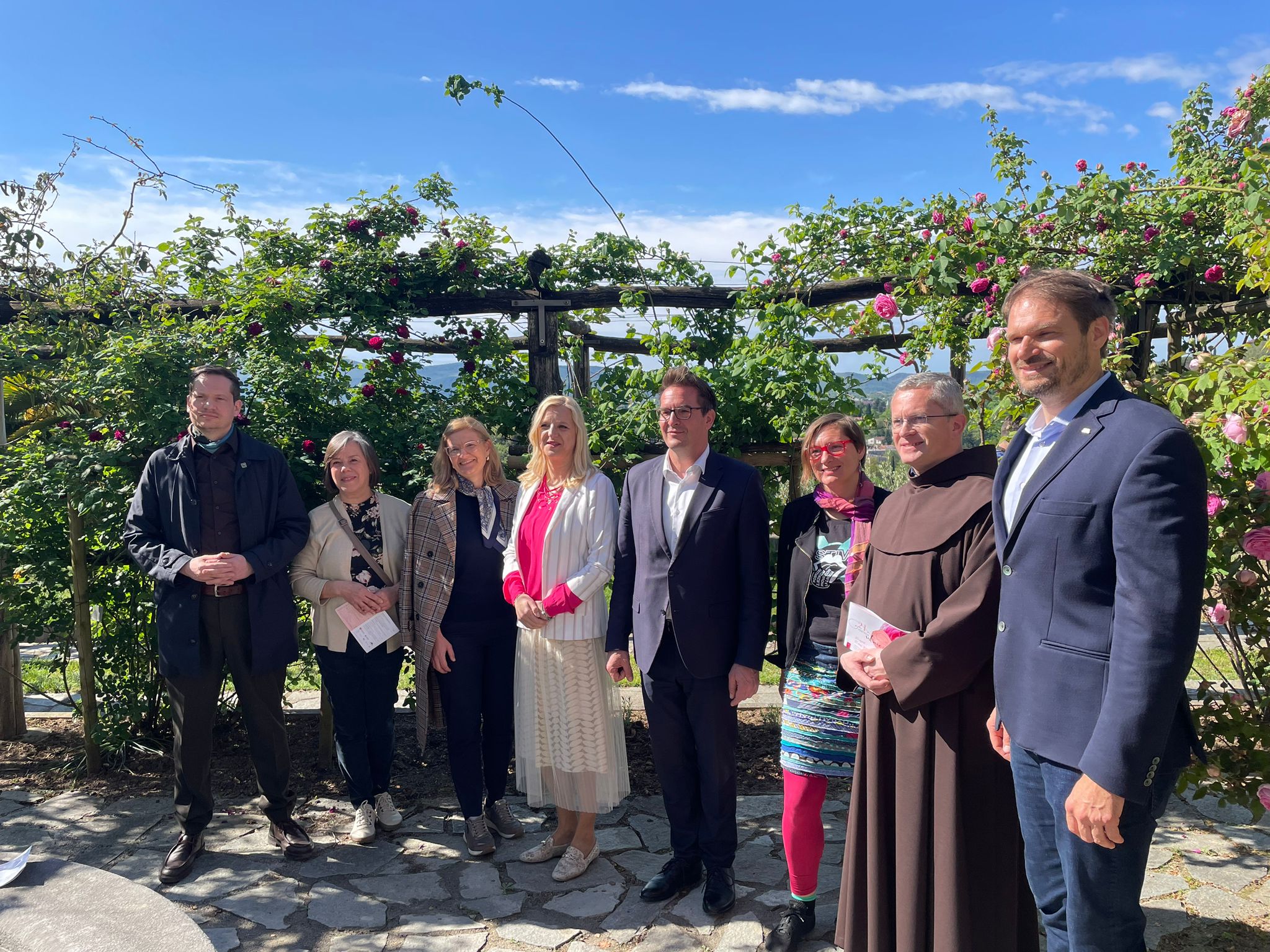 Immagine per Nova Gorica celebra le rose, al via il 21esimo festival a Castagnevizza